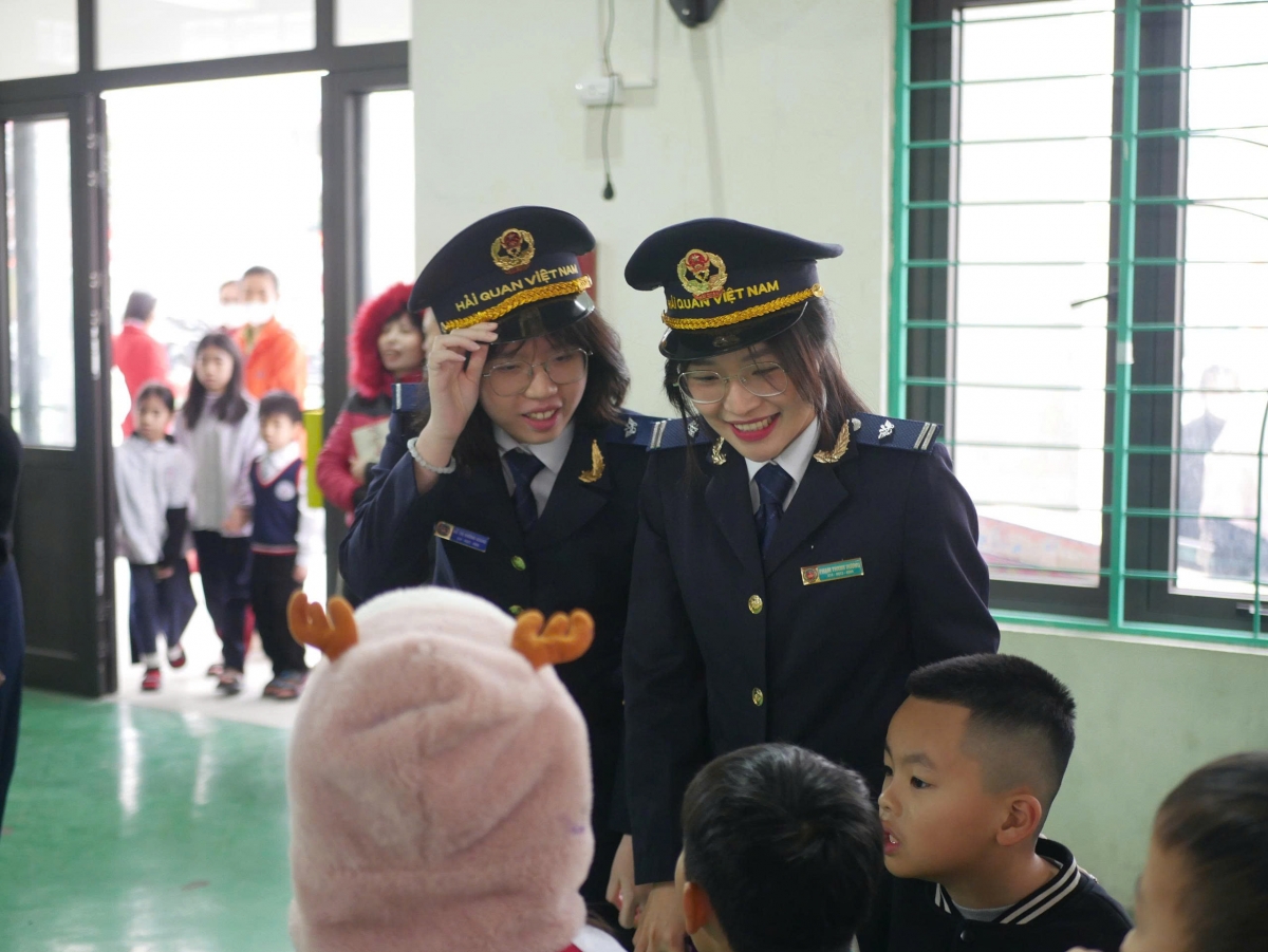 Thanh niên Hải quan tham gia “Xuân tình nguyện 2026”
