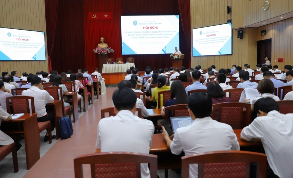 Sẵn sàng triển khai sổ bảo hiểm xã hội, thẻ bảo hiểm y tế bản điện tử