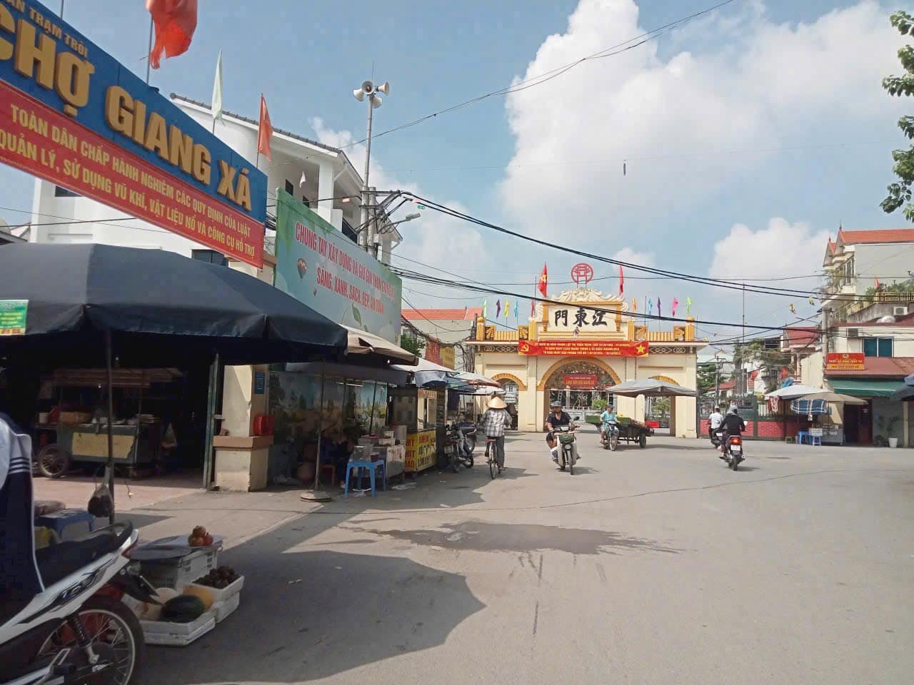 Từ mã QR ở chợ dân sinh đến minh bạch thuế hộ kinh doanh