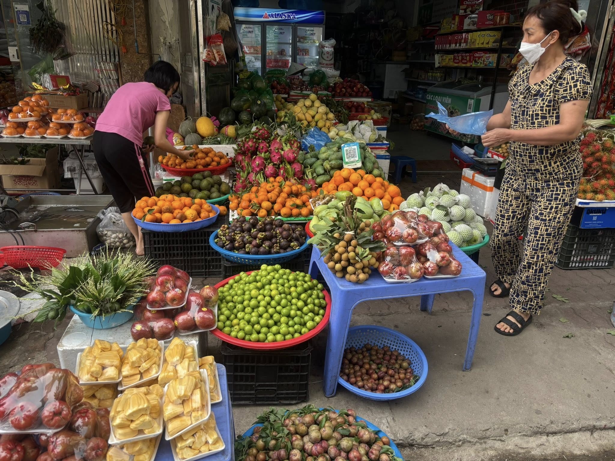 Từ mã QR ở chợ dân sinh đến minh bạch thuế hộ kinh doanh