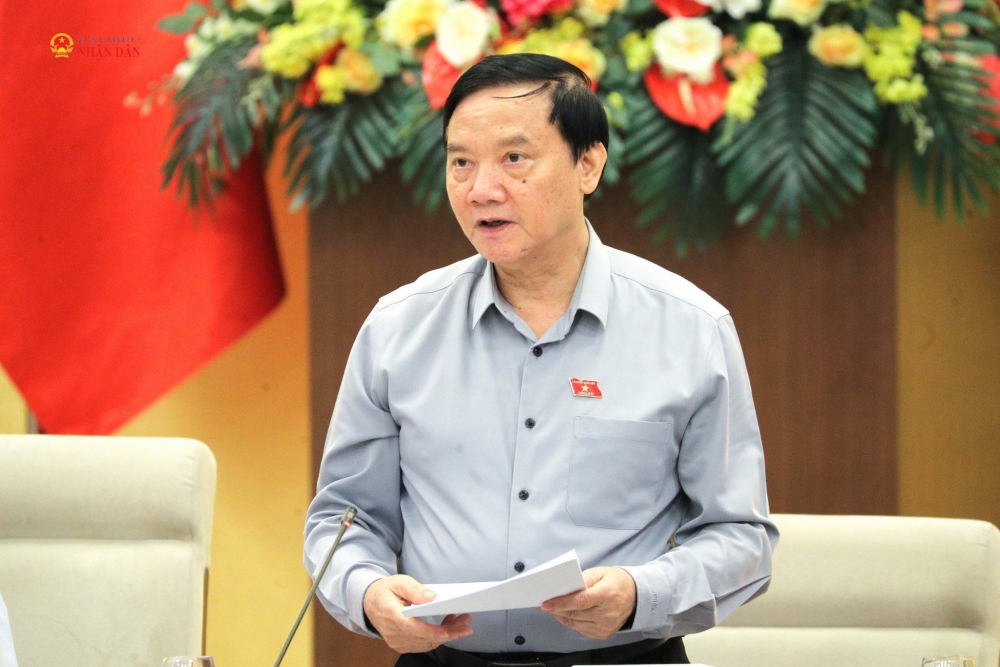 Phó Chủ tịch Quốc hội Nguyễn Khắc Định cho ý kiến hoàn thiện dự thảo Luật Hải quan diễn ra ngày 15/7/2026.