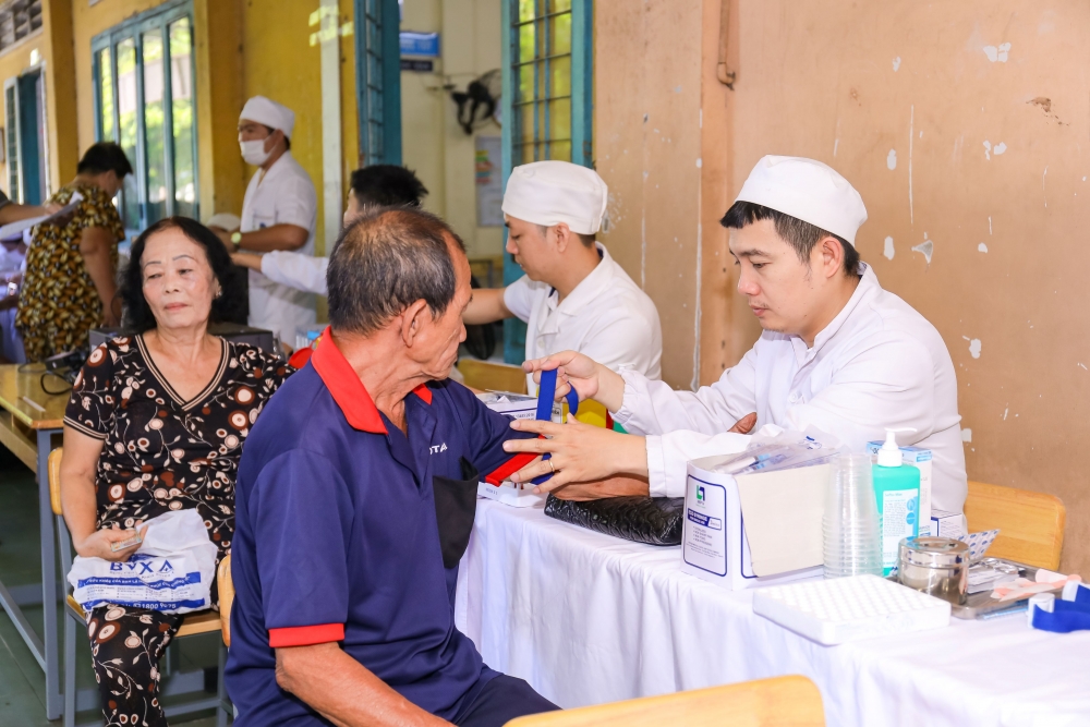 Hệ thống y tế TP. Hồ Chí Minh dốc sức khám sức khỏe toàn dân