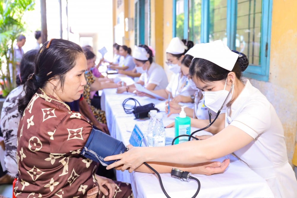 Hệ thống y tế TP. Hồ Chí Minh dốc sức khám sức khỏe toàn dân
