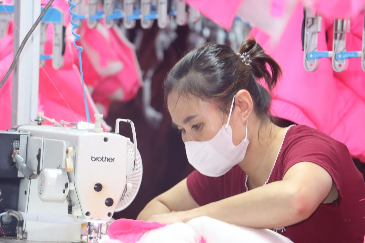 Hoạt động sản xuất tại Công ty CP Đầu tư quốc tế Thagaco, Thái Nguyên. Ảnh: Thái Bình