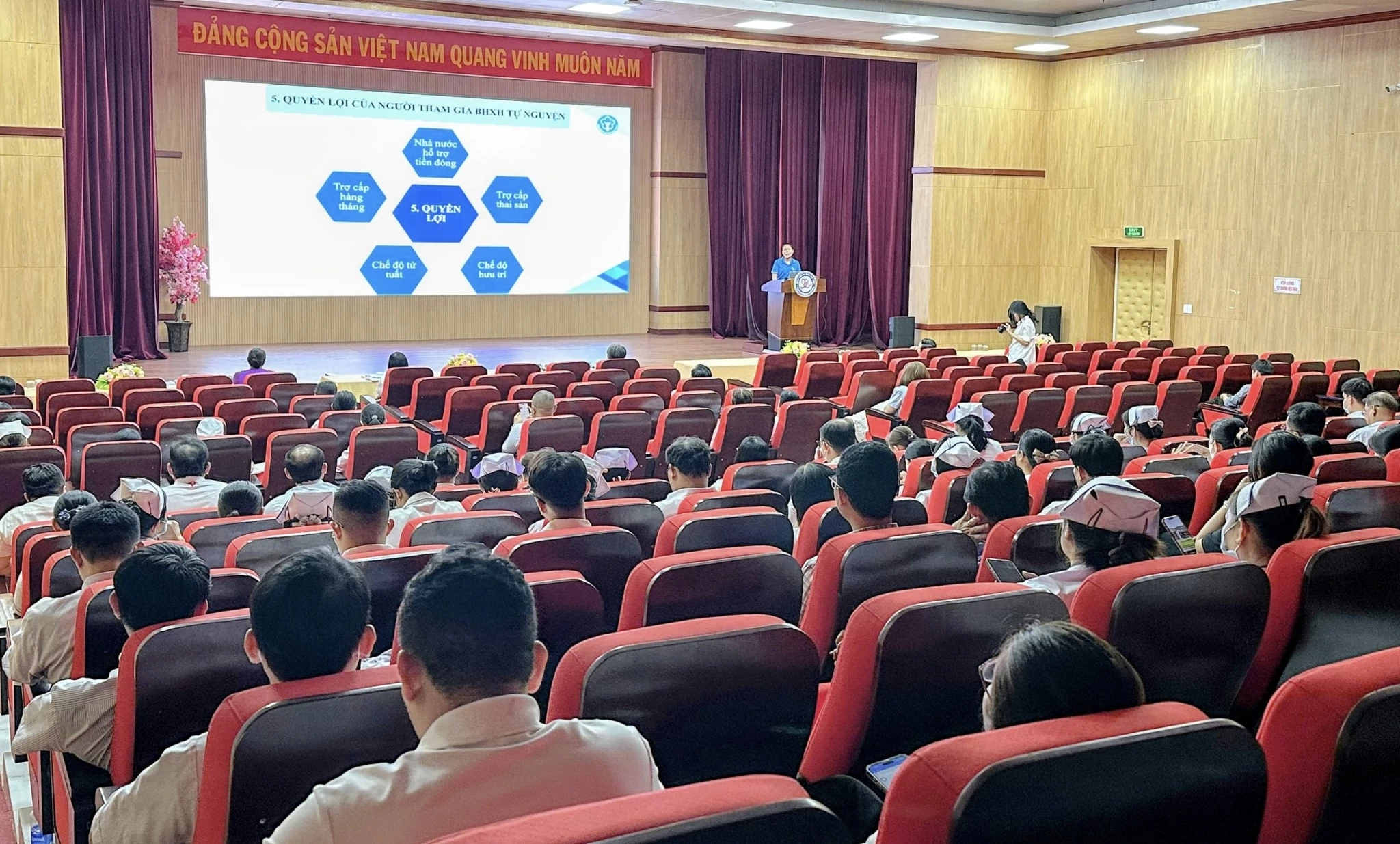 Phát động phong trào vận động người thân tham gia bảo hiểm xã hội tự nguyện