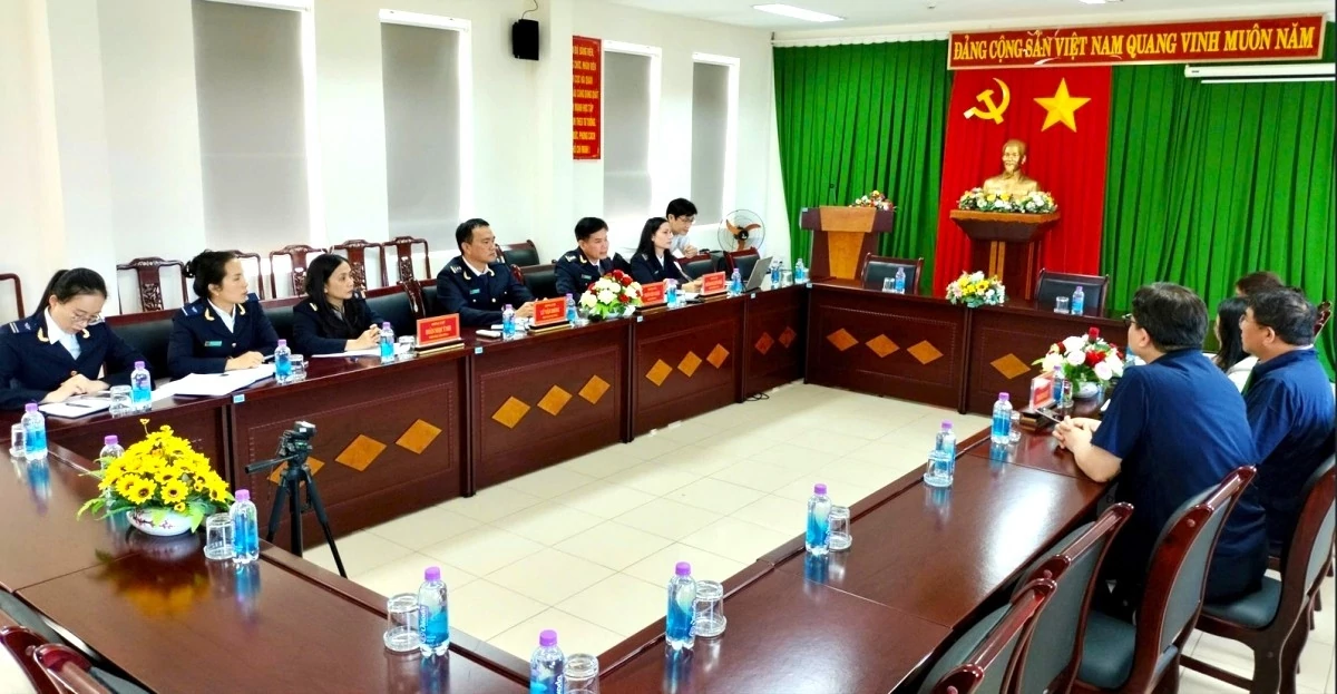 Hải quan khu vực XII thu ngân sách vượt dự toán hơn 272 tỷ đồng